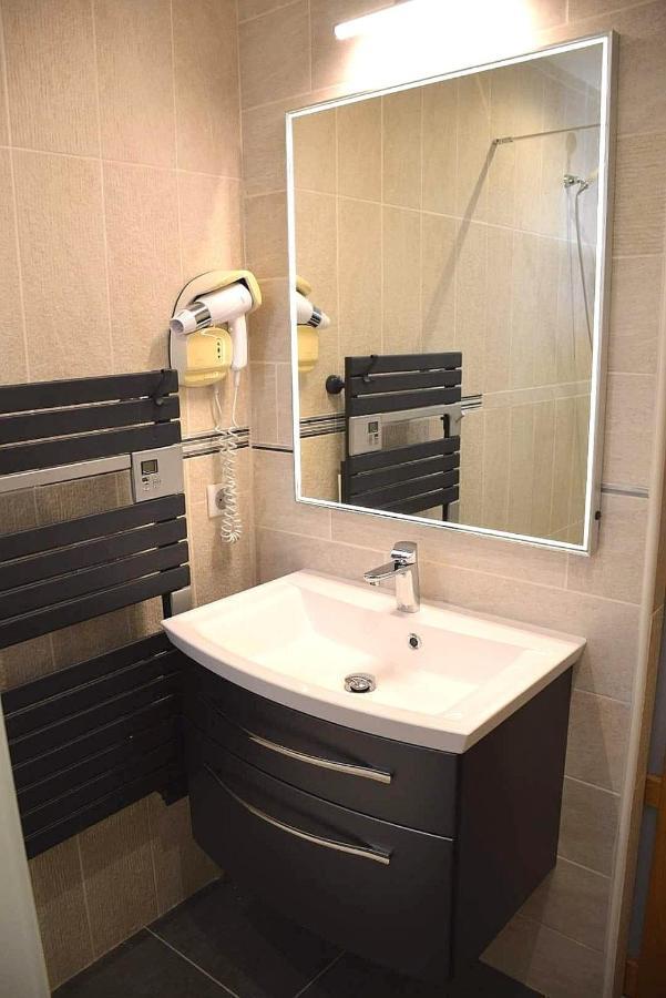 Logis Hotel Restaurant Spa Les Balcons De L'Esperance Limeuil Luaran gambar
